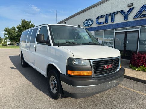 Used 2025 GMC Savana 3500 LT w/ LT Preferred Equipment Group RWD image 2