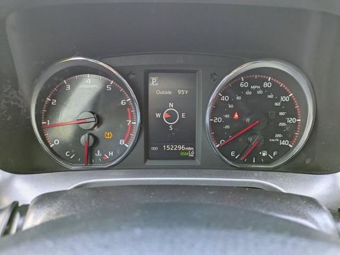 Used 2017 Toyota RAV4 SE w/ Advanced Technology Package AWD/4WD image 32