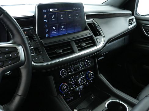 Used 2023 Chevrolet Suburban Z71 w/ Luxury Package image 18