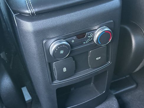 Used 2020 Ford Explorer XLT w/ Equipment Group 202A image 14