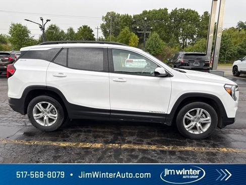 Used 2024 GMC Terrain SLE w/ Driver Convenience Package AWD/4WD image 6
