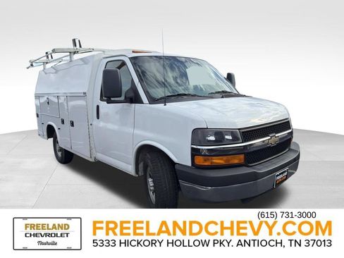 Used 2016 Chevrolet Express 3500 image 1