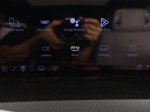 Used 2025 Cadillac Escalade V w/ LPO, ONYX Package image 30