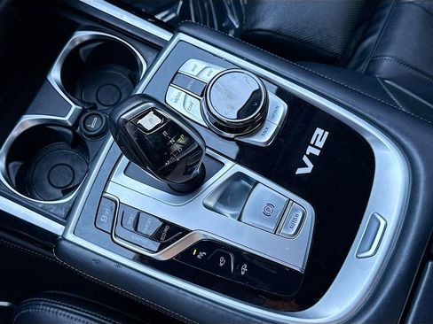 Used 2018 BMW M760i xDrive image 29