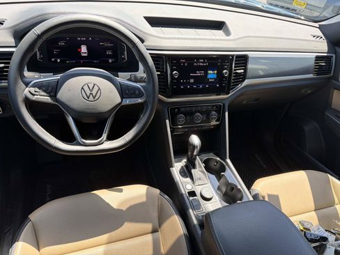 Certified 2022 Volkswagen Atlas Cross Sport SE w/ Black Wheel Package AWD/4WD image 7