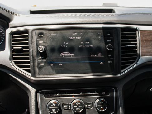 Used 2018 Volkswagen Atlas SE AWD/4WD image 16