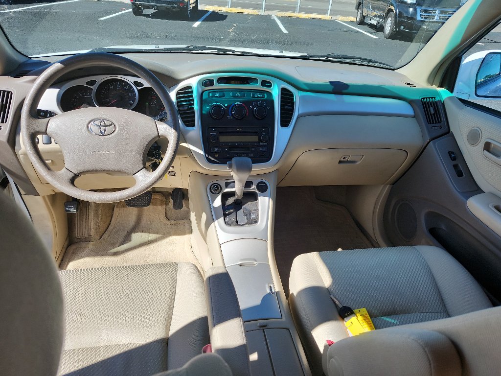 Used 2005 Toyota Highlander 2WD V6 w/ Appearance Pkg image 13