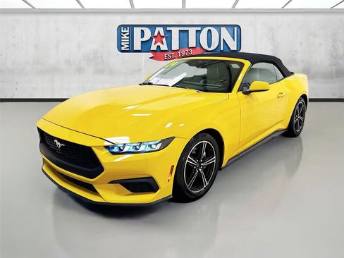 Used 2024 Ford Mustang Premium image 3