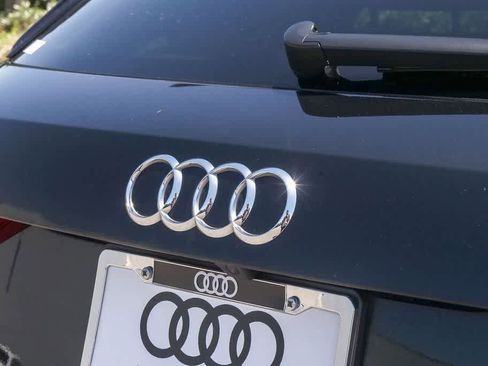 Used 2024 Audi Q3 2.0T Premium AWD/4WD image 12