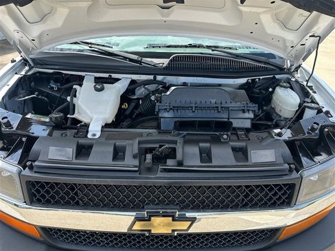 Used 2022 Chevrolet Express 2500 w/ Driver Convenience Package image 22