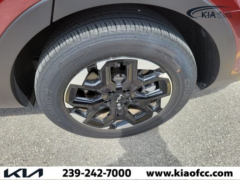 Certified 2025 Kia Sorento S FWD image 6