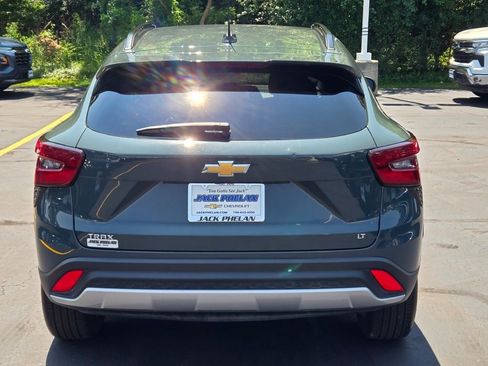 Certified 2025 Chevrolet Trax LT FWD image 12