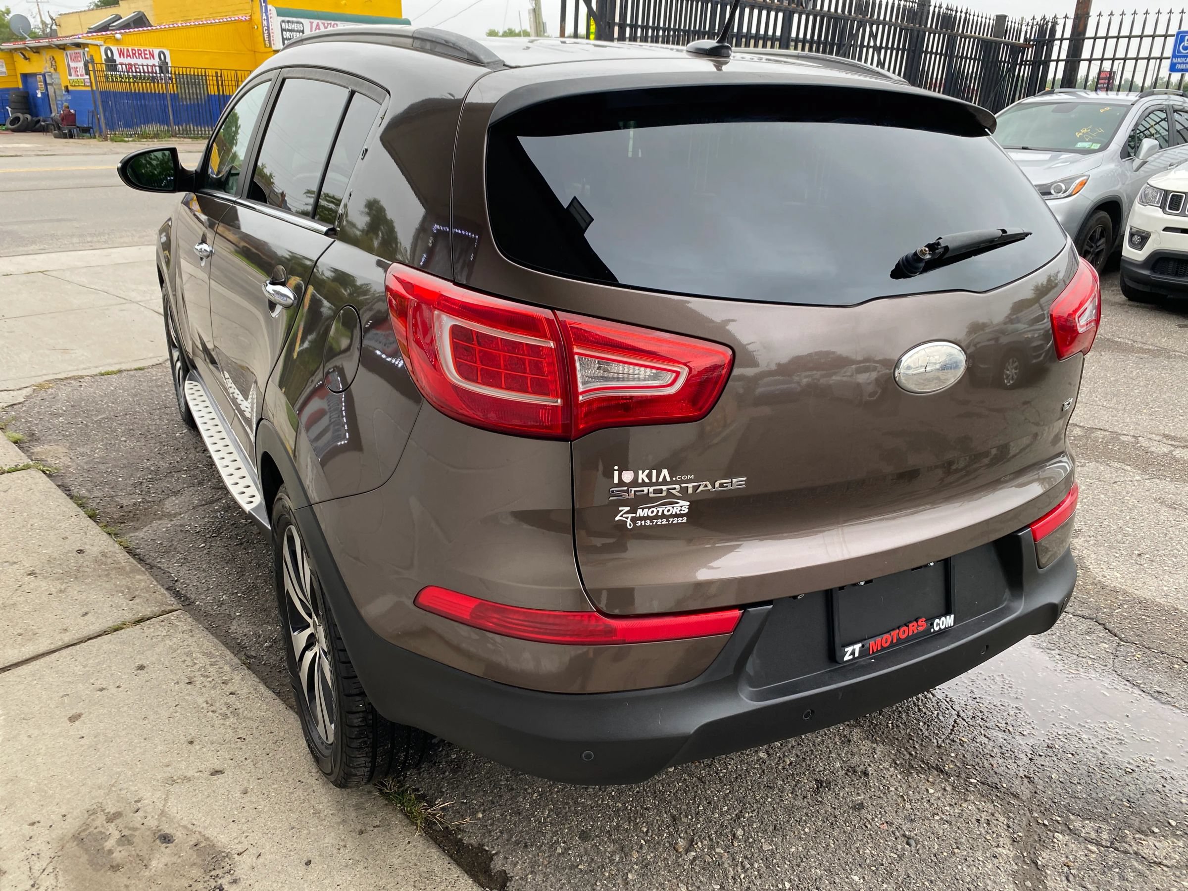 Used 2013 Kia Sportage EX FWD image 2