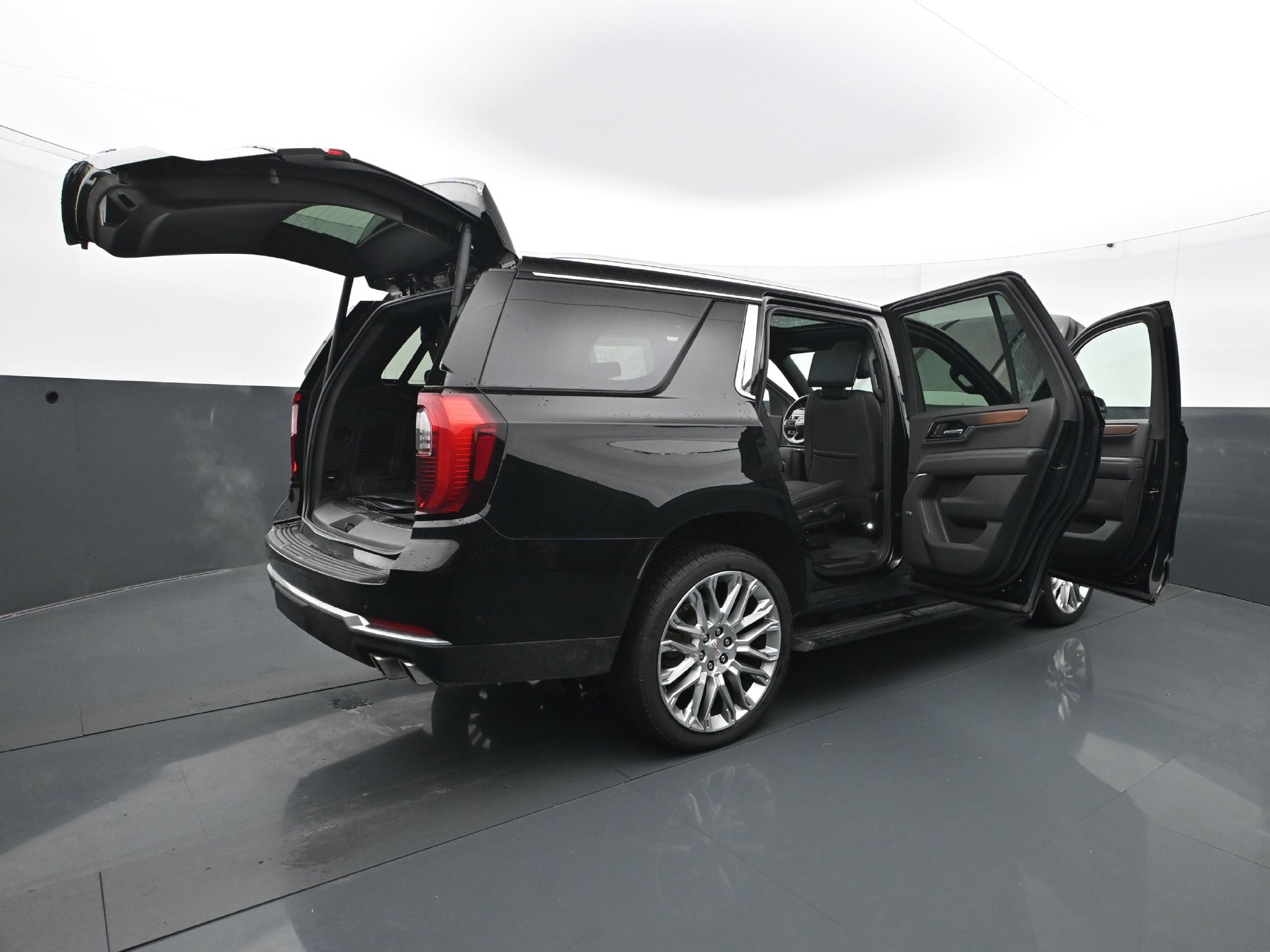 Used 2025 GMC Yukon Denali w/ Denali Reserve Package AWD/4WD image 39