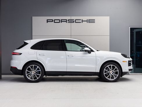 Certified 2024 Porsche Cayenne GTS AWD/4WD image 8