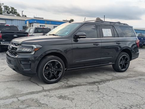 Used 2022 Ford Expedition Limited AWD/4WD image 8
