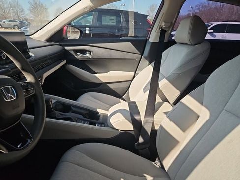 Used 2023 Honda Accord LX image 32