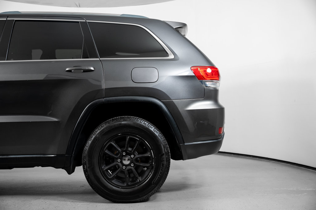 Used 2018 Jeep Grand Cherokee Laredo RWD image 15
