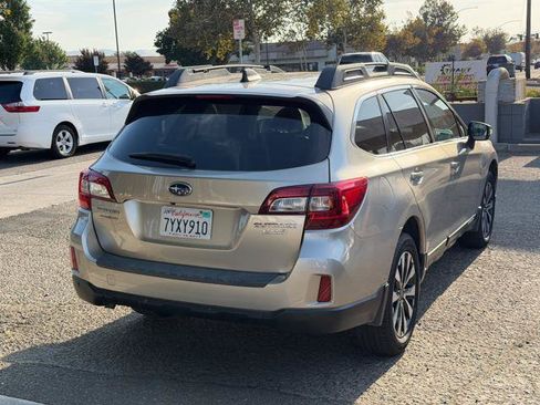 Used 2017 Subaru Outback 2.5i Limited AWD/4WD image 4