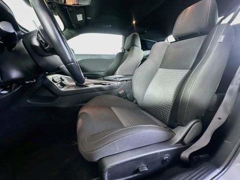 Used 2022 Dodge Challenger GT AWD/4WD image 13