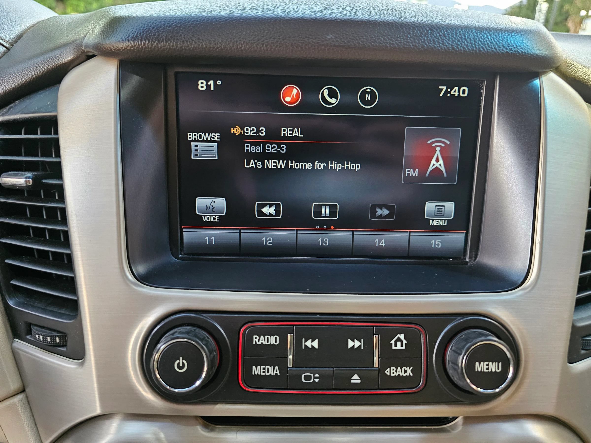 Used 2015 GMC Yukon Denali w/ Premium Package RWD image 12