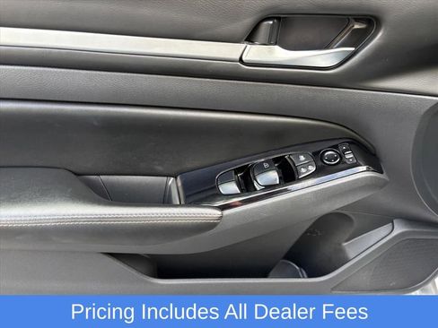 Used 2023 Nissan Altima 2.5 SV FWD image 24