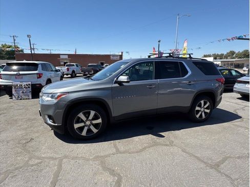 Used 2019 Chevrolet Traverse LT w/ LT Premium Package FWD image 6