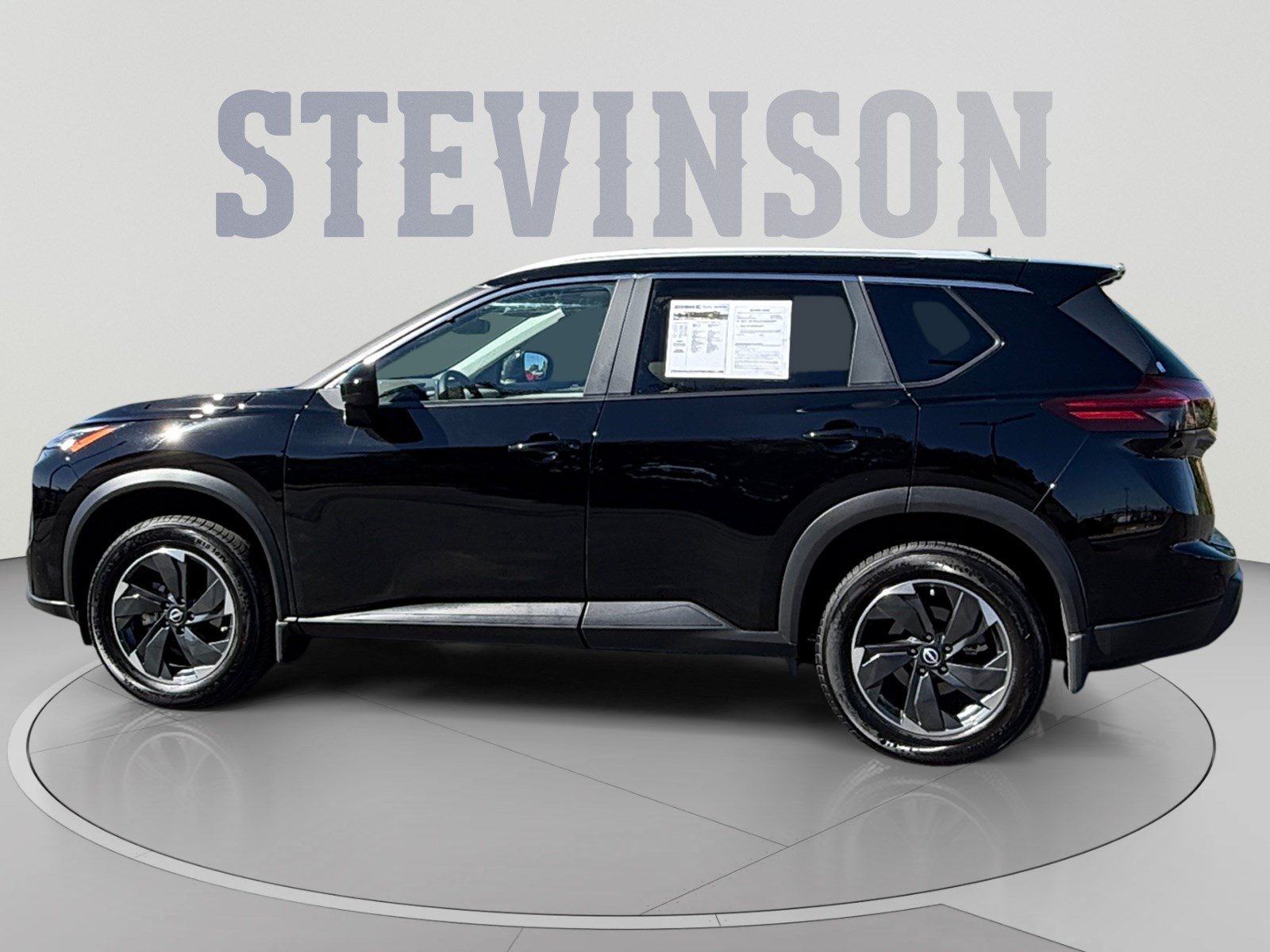 Used 2025 Nissan Rogue SV w/ SV Premium Package FWD image 2
