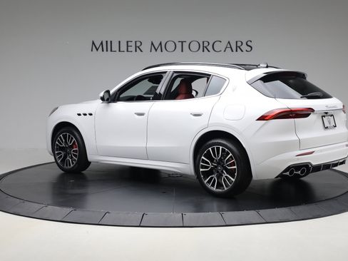 New 2025 Maserati Grecale GT image 3