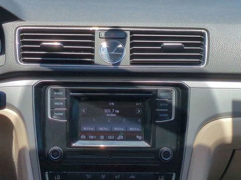 Used 2017 Volkswagen Passat 1.8T S FWD image 20