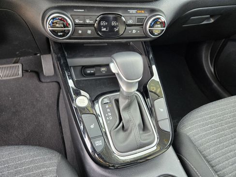 Certified 2025 Kia Soul EX image 21