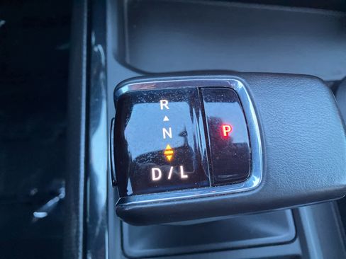 Used 2022 Chevrolet Silverado 1500 ZR2 w/ Technology Package AWD/4WD image 16