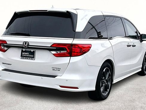 Used 2023 Honda Odyssey Elite image 2