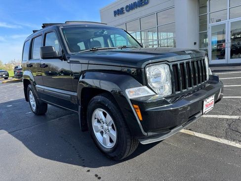 Used 2012 Jeep Liberty Sport w/ Popular Equipment Group AWD/4WD image 2