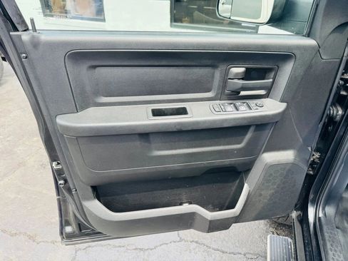 Used 2020 RAM 2500 Tradesman w/ Chrome Appearance Group image 13