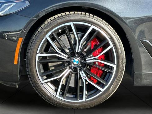 Used 2023 BMW 540i w/ M Sport Package image 25
