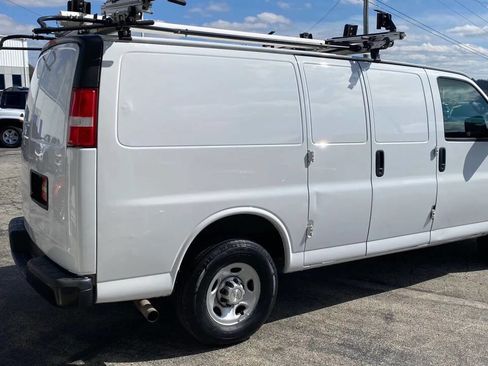 Used 2018 Chevrolet Express 2500 w/ Driver Convenience Package image 5