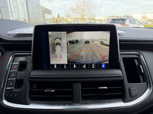 Used 2023 Chevrolet Suburban High Country image 23