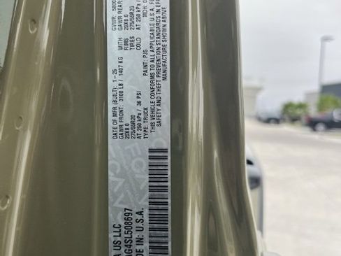 Used 2025 Jeep Gladiator Sport image 14