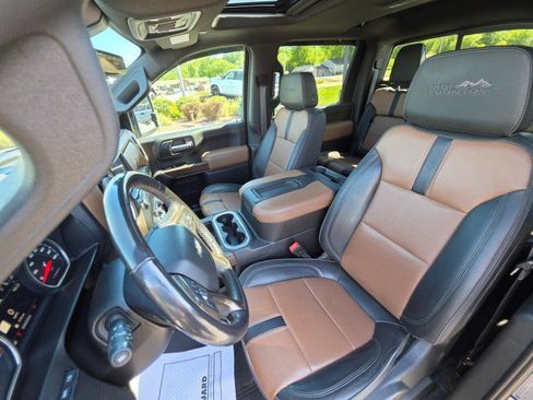 Used 2021 Chevrolet Silverado 2500 High Country w/ LPO, Hitch Package AWD/4WD image 37