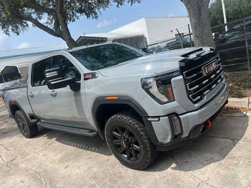 Used 2024 GMC Sierra 2500 AT4 w/ AT4 Premium Plus Package AWD/4WD image 3