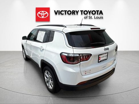 Used 2024 Jeep Compass Latitude AWD/4WD image 5