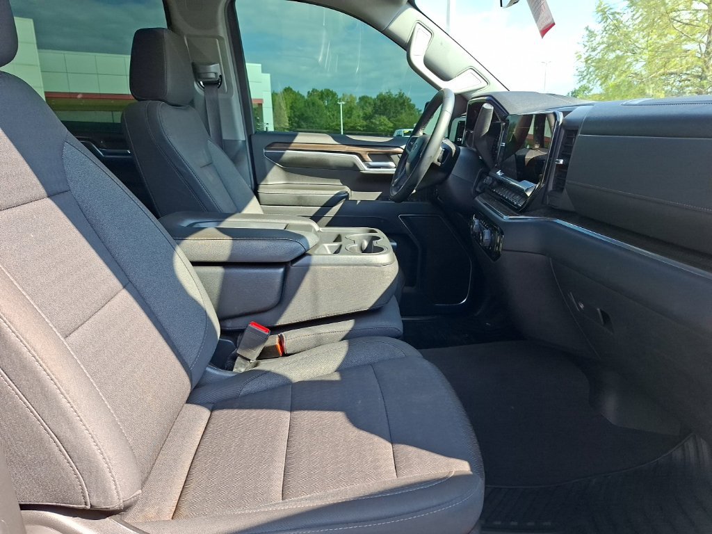 Used 2023 Chevrolet Silverado 1500 LT AWD/4WD image 31