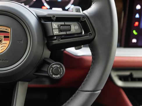 Certified 2026 Porsche Cayenne Coupe image 16