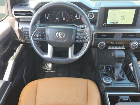 Used 2025 Toyota 4Runner SR5 image 12