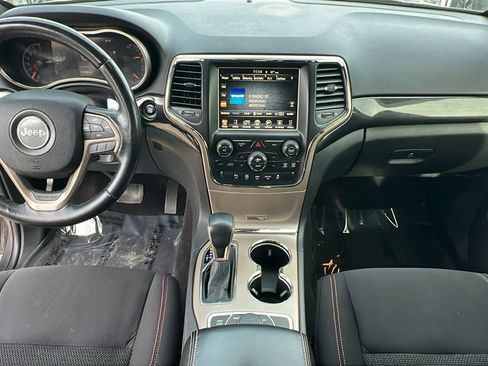 Used 2017 Jeep Grand Cherokee Laredo image 26