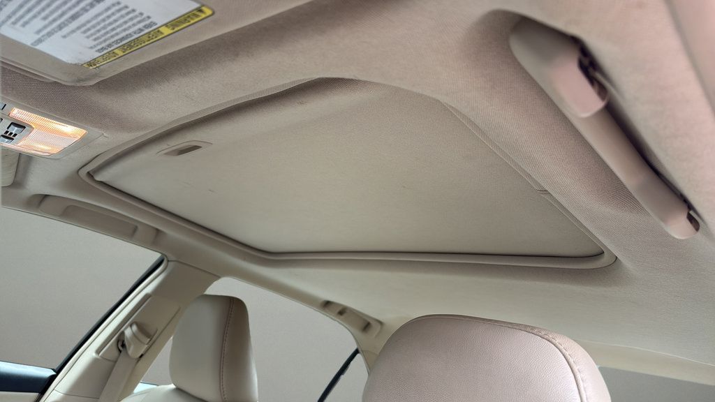 Used 2012 Toyota Camry XLE FWD image 13