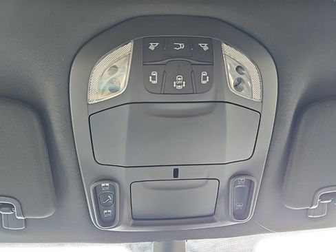 New 2025 Chrysler Pacifica Select image 15