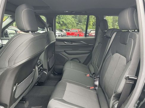 New 2025 Jeep Grand Cherokee Laredo X w/ Luxury Tech Group I image 20