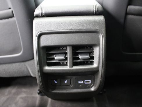 Certified 2022 Cadillac XT4 Premium Luxury w/ Enhanced Visibility Package image 39